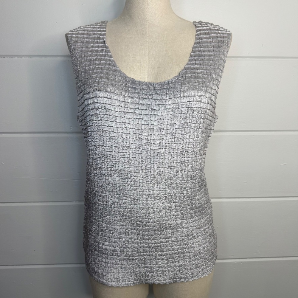 Serenade XL Silver Crinkle Fabric Sleeveless Tank Top‎